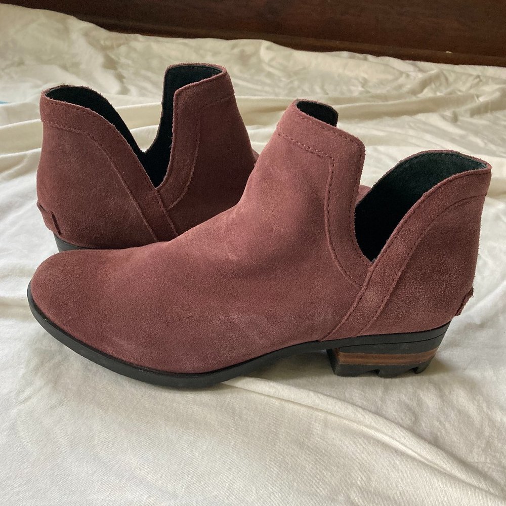 Sorel Lolla cutout bootie size 8.5 EUC